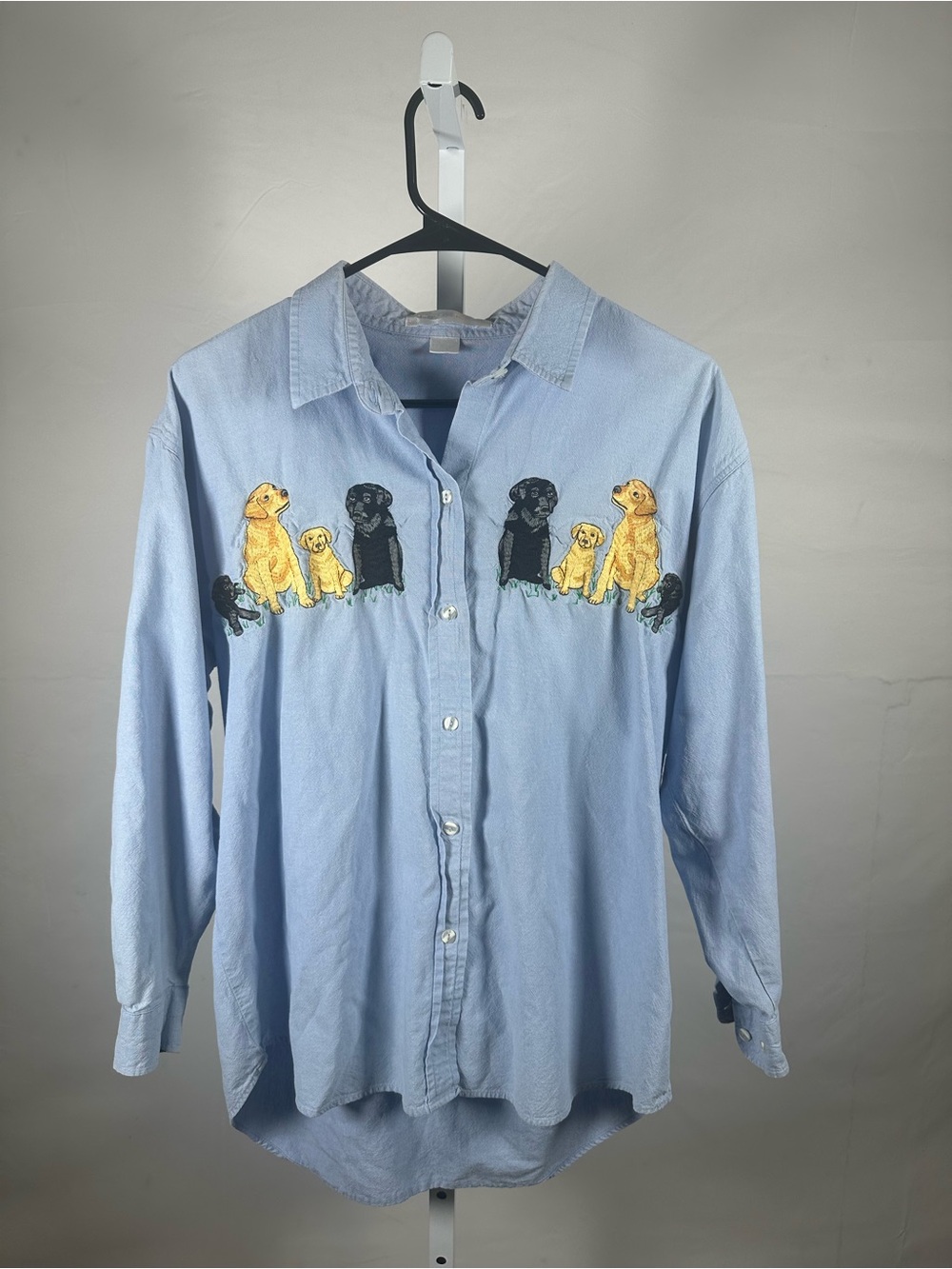 Vintage Casey Coleman Embroidered Dogs Chambray Button Down Shirt Light Blue
